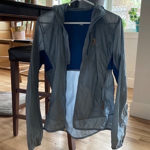 Lightweight running jacket